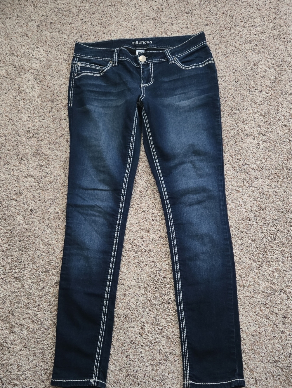 Maurices Stretch Skinny Jeans with White Contrast Stitching Size M NICE!